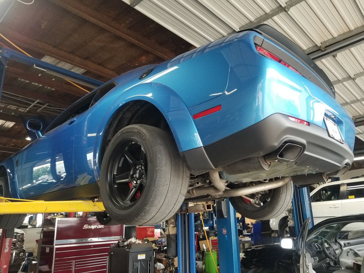 DanielM40440810's tweet photo. @IntegresS_250 thought you might like this demon that we had at the shop 😈 it's got a little bit of power to put it mildly 💨😊 also had a new Ford bronco 🐎 surprisingly it had decent performance for a 3 cylinder...still formulating my opinion of the vehicle 🤔 https://t.co/4A2faFeAyw