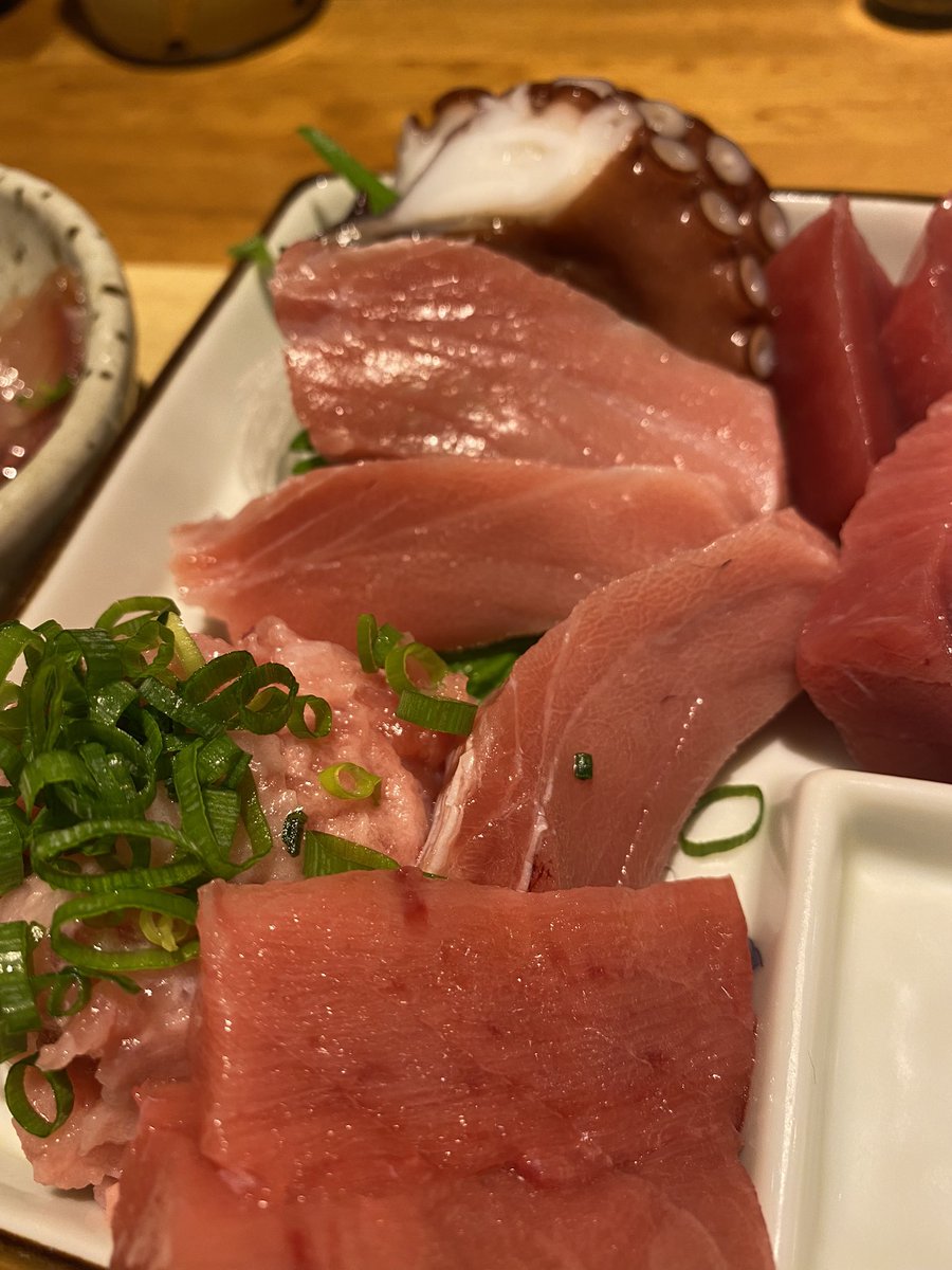 もう飲めないよー のスズキ 茨城県つくばみらい市 マグロの一笑一盃 本鮪定食 1 000 このクオリティで この価格 ごはんとあら汁はおかわり無料 申し訳なくて 無限におかわりしちゃいますね笑笑 うまい