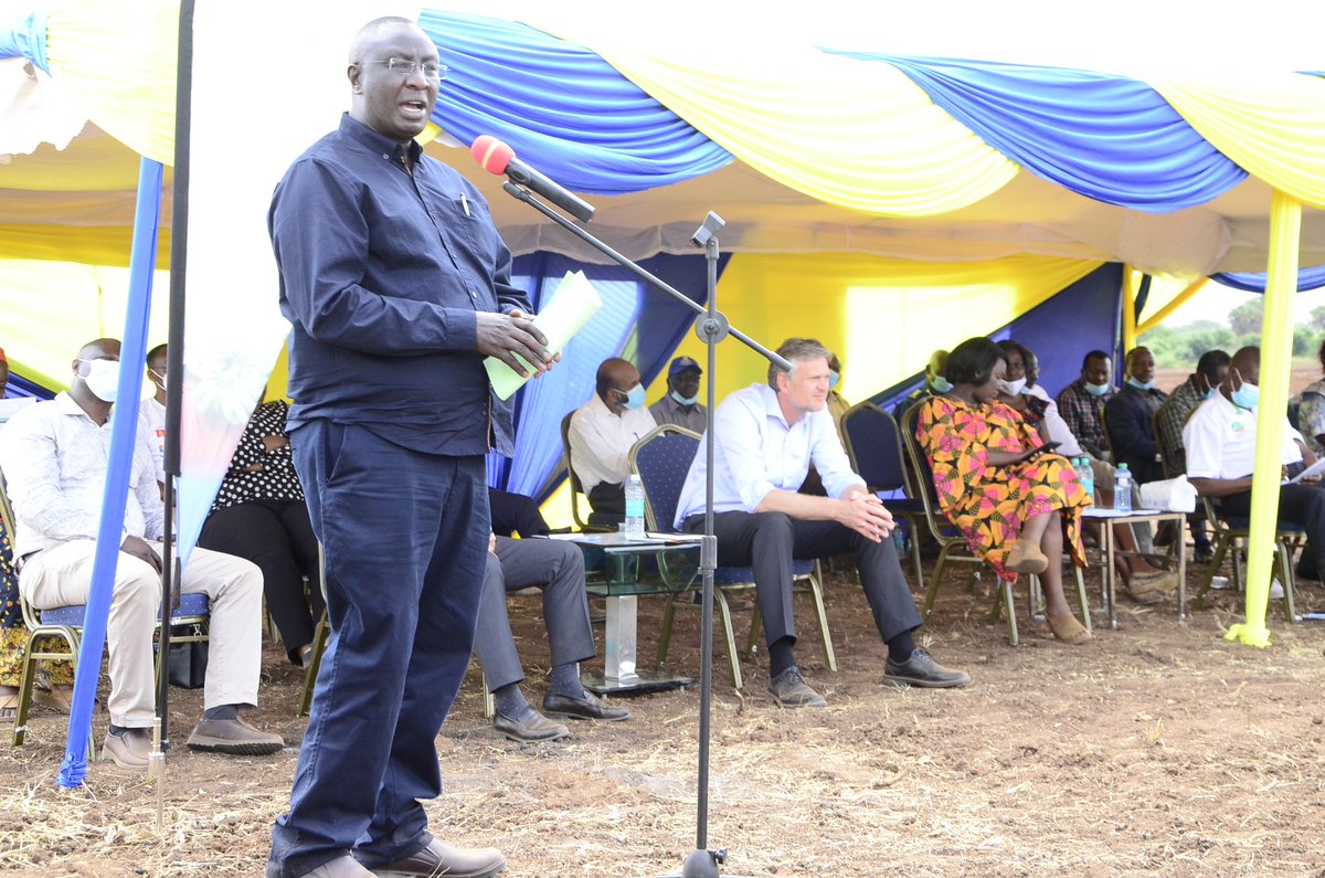 MESPT_ke's tweet photo. MESPT’s Board Chairman, Mr. Noah Meely said that DMDP banana project is designed to support farmers tap into its full potential through a partnership that will address key challenges in the value chain. #dmdpprogramme https://t.co/JIvesHz4dN
