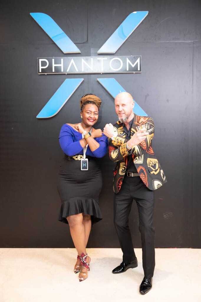 Fredprincew's tweet photo. #PhantomX has officially launched in Kenya. Guys this phone is amazing with great features:
6.7-inch OLED FHD Display, 90Hz Refresh Rate
Android 11, HIOS 7.6
8GB RAM
256GB Built-in Storage
@TECNOMobile254 is just on another level. #ReachForX #BeBoldBeXtraordinary https://t.co/9GWO26v2JH