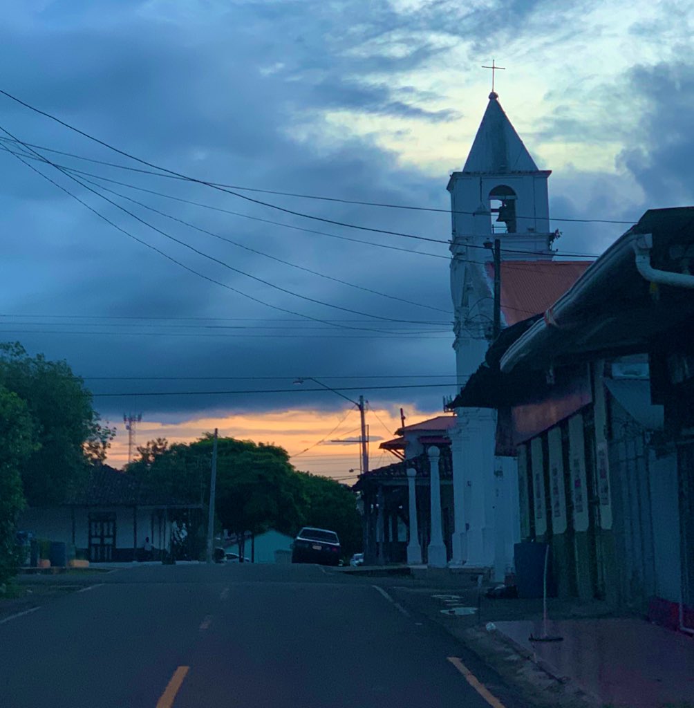 allaenelcampo's tweet photo. Buen cierre de jornada en este pueblo que extrañaba un montón ya.
¿Quién escuchó la música solo viendo ese campanario?
#CIHAC https://t.co/3un6Slwrvy