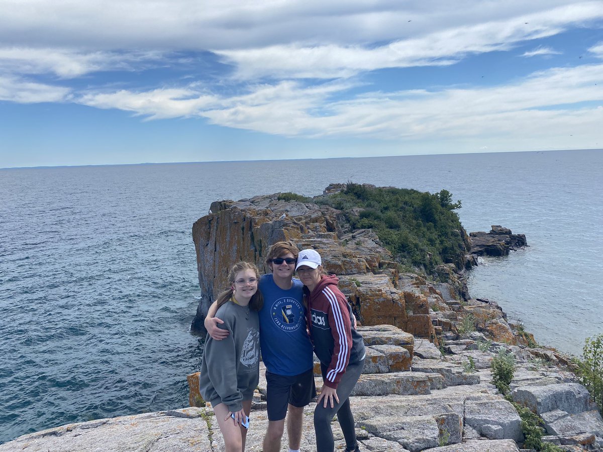 wbbcoachmartens's tweet photo. Sometimes you have to climb over a quarter mile of rocks and then up a sketchy latter to get a view like this! #MinnesotaVacation #NorthernShore https://t.co/9jtxEymPxZ