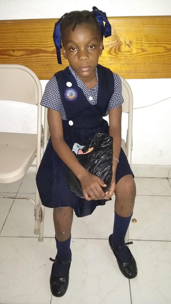 ricardeautouss's tweet photo. Yon moun ki rekonèt ti demwazèl sa di paranl vin pranl kounya nan radio cool lan
Depi mercredi yon malandren pranl li pati avèl menl pat gentan fèl anyen
Bondye sovel li dòmi anba yon Pye mango yèswa
Podyab sa touchem anpil😭😭😭😭😭😭😭😭😭😭li dim manmanl rele Emline Bruce https://t.co/5UkBPZoycA