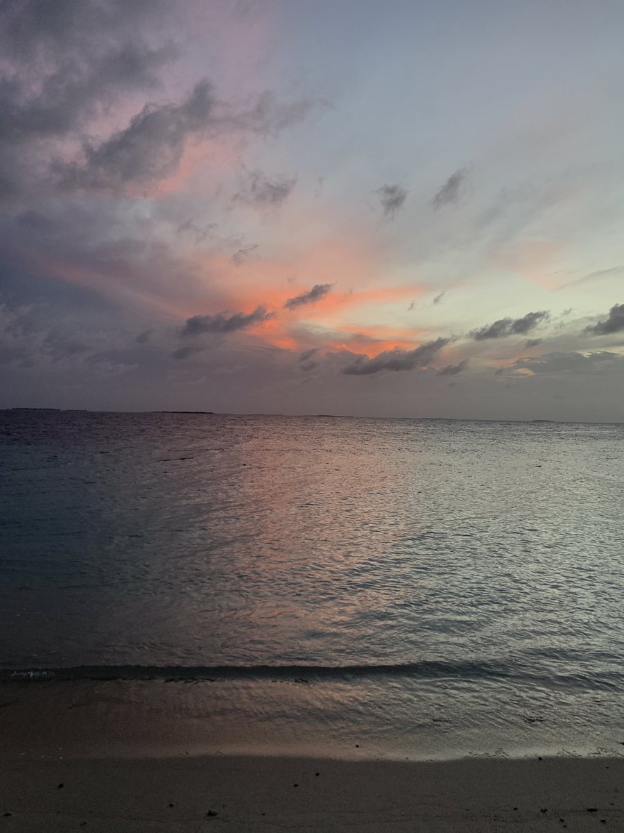 abdulraziqalii's tweet photo. السلام عليكم ورحمة الله وبركاته
I stand here to see the sun rise.♥️
#Abdurraziq #Raattey #Liveclicks https://t.co/gjcjrK8ghk