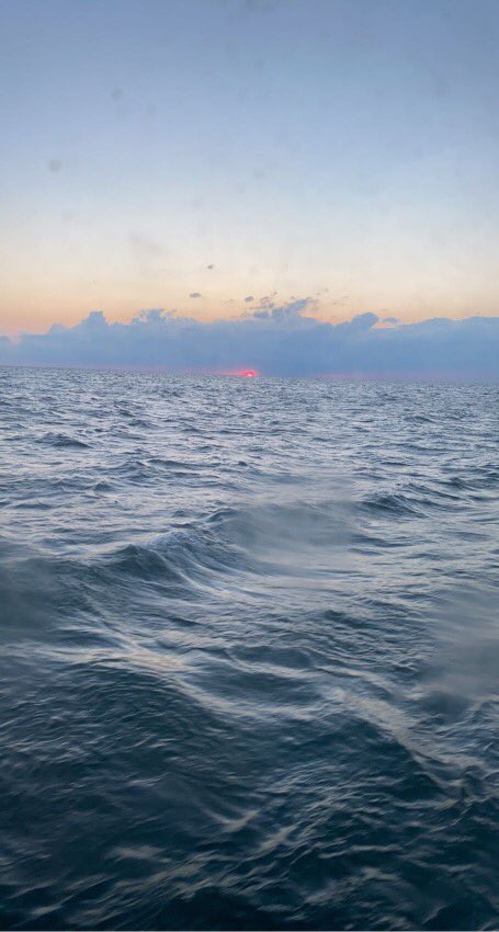 hirtd1's tweet photo. Beautiful end of the day on Lake Erie. https://t.co/3SZxDN5Ywy