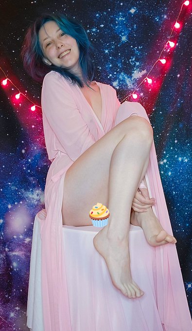 Don't mind the stray cupcake 😉 https://t.co/RuqhPNGJwH