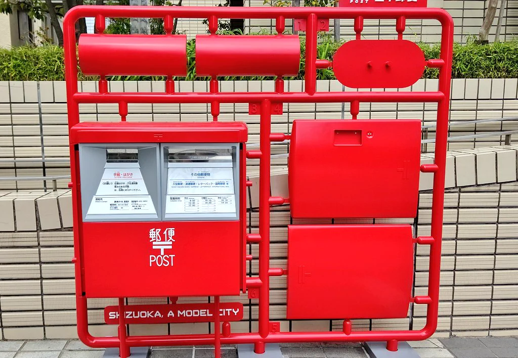 @silver_copper 静岡のポストは組み立て式です📮 