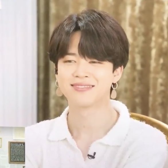 jeonshappy's tweet photo. tem que ter muita autoestima e coragem pra chamar PARK JIMIN de fei0

OLHA ISSO, ELE É COISA MAIS LINDA DESSE MUNDO https://t.co/W3owQiEe5s