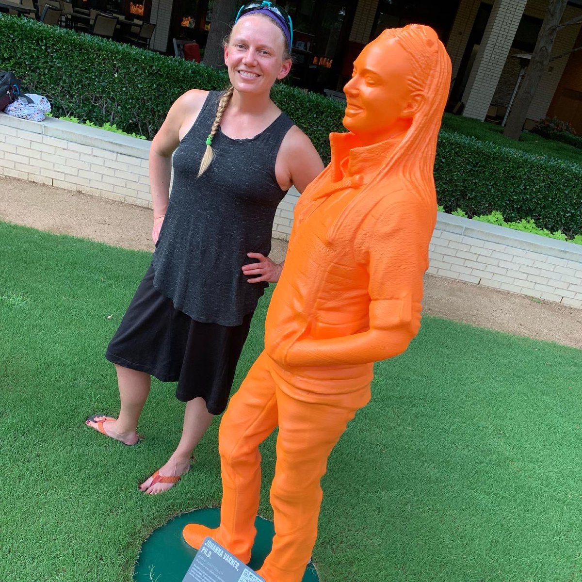 johannavarner's tweet image. I got to meet myself at the #ifthenshecanexhibit during a layover in Dallas! 🌟🌟🤩 There are 125 statues of 👩‍🔬#WomenInSTEM at @NorthParkCenter- the most statues of women *ever* in one place! It was SO fun to see folks wandering through them all! #ifthenshecan @ifthenshecan