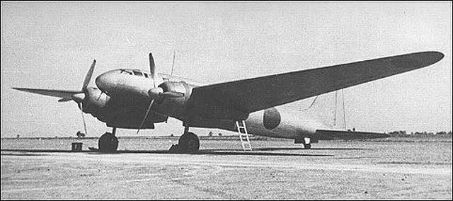 海軍 1944年7月2日 4日 陸軍航空作戦 キ77 遠距離行動実験機は満州の新京 白城子 ハルピンを結ぶ1周865kmの三角コースを19周して16 435km 滞空57時間12分の未公認記録を樹立