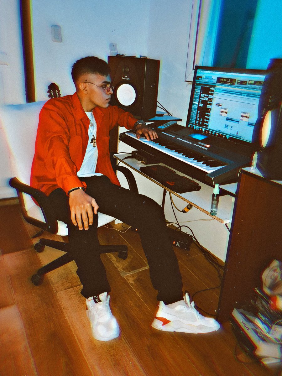 GEELOOFICIAll's tweet photo. Los amo de cora agradecido con el apoyo a NIVELES❤️🔥,seguimos trabajando buscando nuevas melodías , estamos en la vuelta y vamos a seguir rompiendo , listos para el siguiente HIT ON THE FRESH?💽🔥👀 https://t.co/dlX7Y5sJmG