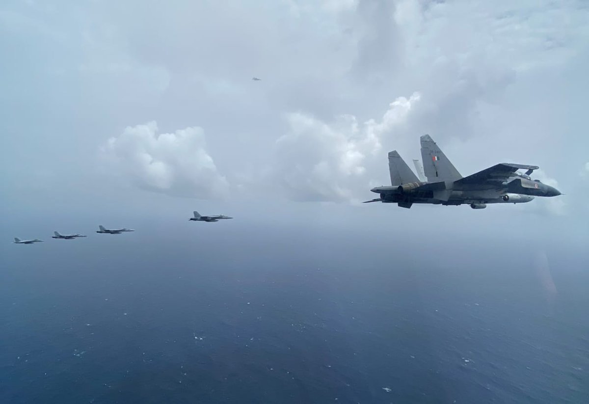 kundanbharti34's tweet photo. #IntegratedExercise of IAF &amp; @indiannavy with @USNavy Ronald Reagan CSG.

After successful engagements on Day 2, the Integrated Exercise concluded today. 

In Pics: Some #Cockpitshots |@Vibhanw18 https://t.co/T3VlPO26SM
