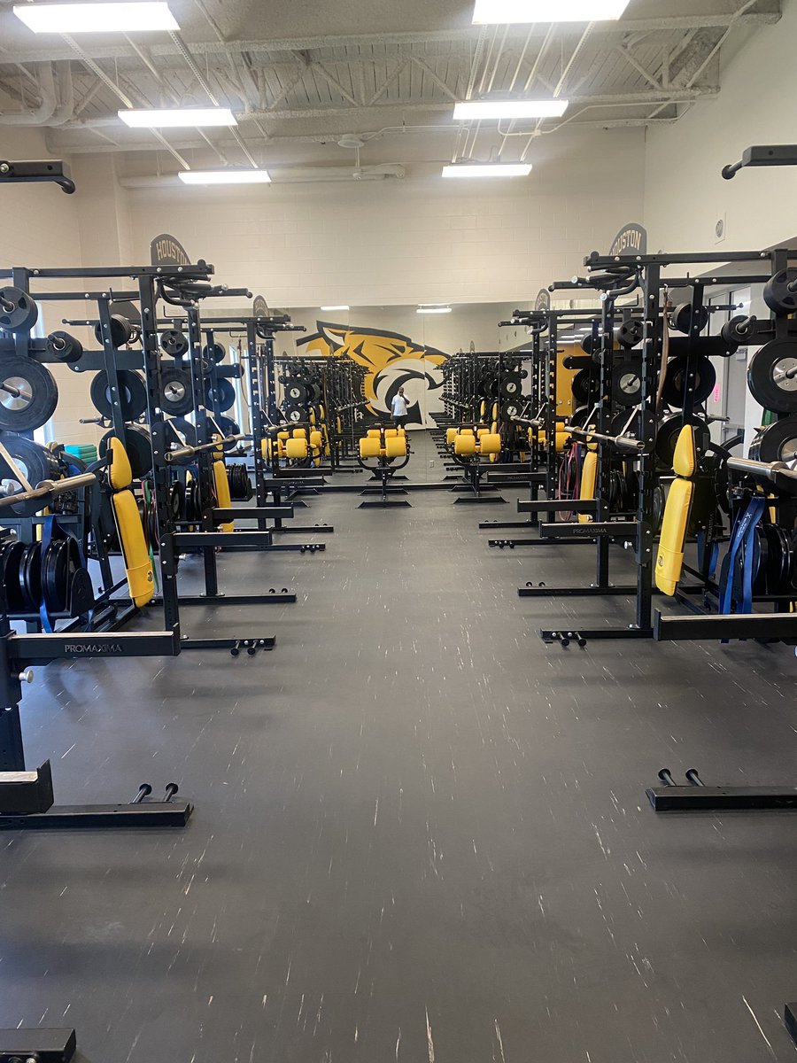 tigers_houston's tweet photo. After Week 2 of SAC Camp, we had to make sure OUR HOUSE was clean!! #SamHoustonTigers #WeWill #TigerGrind #DoTheLittleThingsRight @SHMSTC @MrCoachShepard @CoachCharlesBr1 @KenishaSpears3 @TheOnlyHamp @AthleticsSam @APGonzalez_HISD https://t.co/6RDN7EpUSE