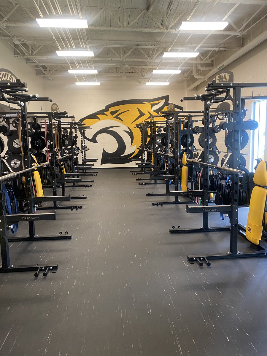 tigers_houston's tweet photo. After Week 2 of SAC Camp, we had to make sure OUR HOUSE was clean!! #SamHoustonTigers #WeWill #TigerGrind #DoTheLittleThingsRight @SHMSTC @MrCoachShepard @CoachCharlesBr1 @KenishaSpears3 @TheOnlyHamp @AthleticsSam @APGonzalez_HISD https://t.co/6RDN7EpUSE