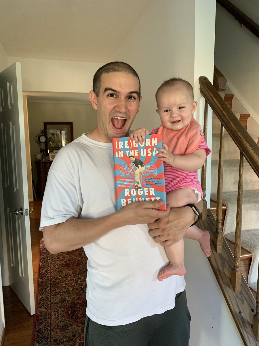 Gilmore62's tweet photo. @MenInBlazers My wife surprised me with a new bedtime story for the girls https://t.co/TE5G7INFPV
