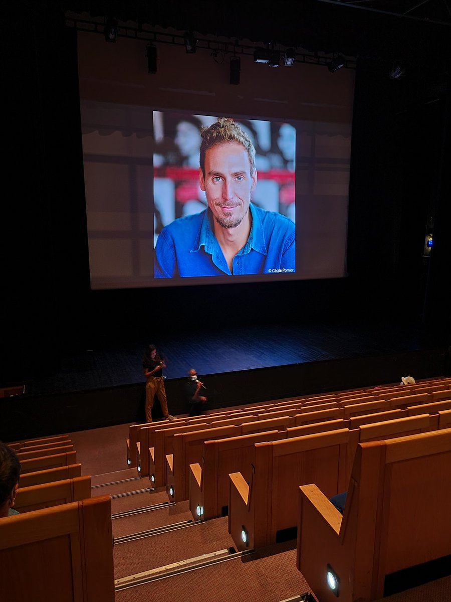 2Lycee's tweet photo. [Cinéma] Soirée à @TropiquesAtrium
pour les élèves du #1ercampus.  Visionnage de Douce France qui nous raconte la  conscientisation qui émerge chez des lycéens  issus de la banlieue parisienne, à l’occasion de la construction d’un centre commercial à proximité de leur quartier https://t.co/Pmj2lb9PVw