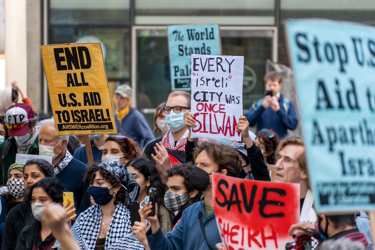 renepakmorrison's tweet photo. Supporters of Palestine rallied outside the SF federal building protesting US funding of Israeli apartheid, demanding @SpeakerPelosi to take action. https://t.co/i5uzY6fqlP #SaveSilwan #SaveSheikhJarrah #FreePalestine @AROCBayArea @palyouthmvmt #sfprotest https://t.co/QAl82Y21rV