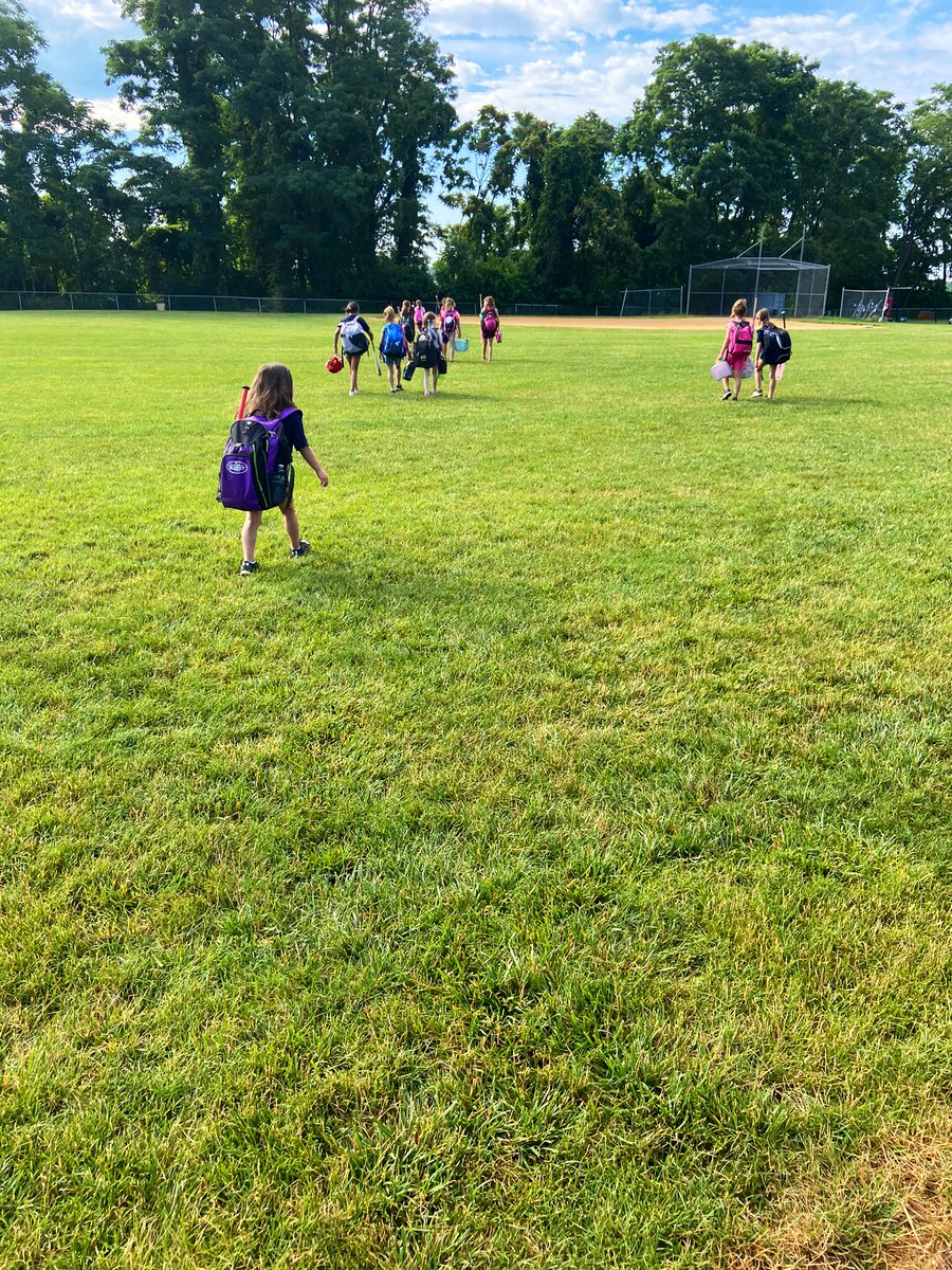 KayleyZazzali's tweet photo. Just wrapped up a great week as a counselor at the Highlander softball camp! Kids were awesome! https://t.co/Wtvkm8DCK4