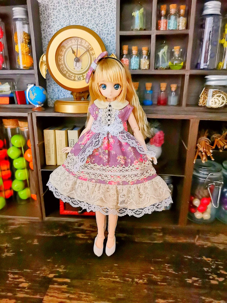 毎回「お人形さんみたい～」と思いながらお人形をお着替えしています

#うちのこかわいい　#尾櫃制服計画　#山本珠千花