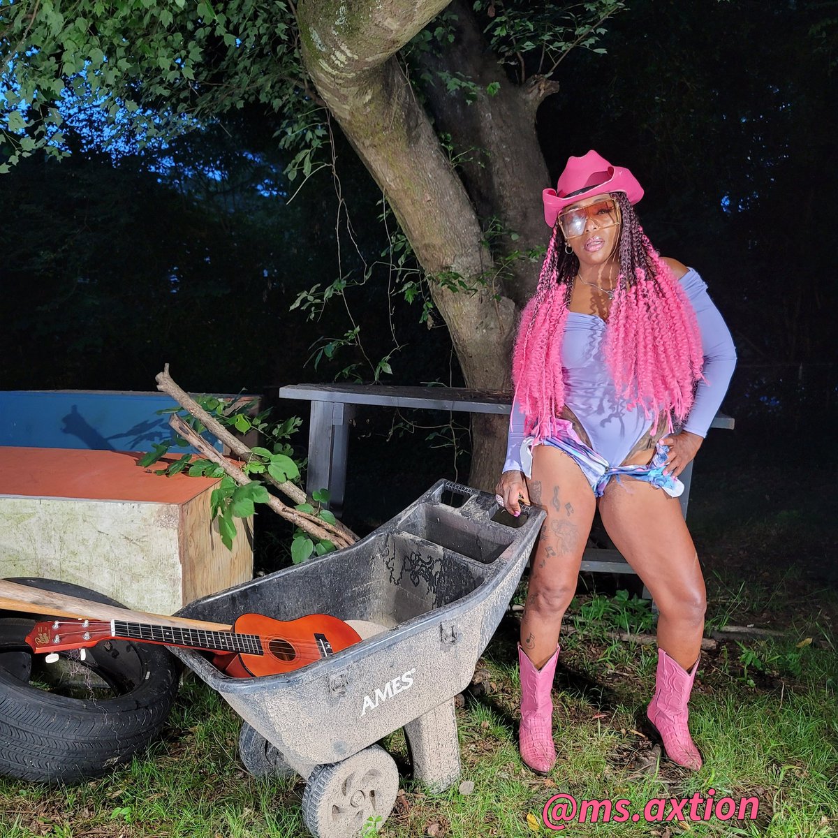 msaxtion's tweet photo. I put all these sexy ass pix in a #picturevideo from the country photo shoot on my #YouTube channel - #msaxtion ..This shoot dope https://t.co/4Pq64ZEGUW