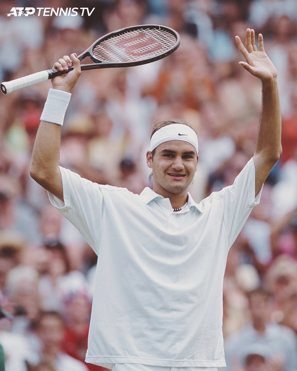 TennisTV's tweet photo. July 2, 2001 😯

#OnThisDay 20 years ago, a 19-year-old @rogerfederer stunned seven-time champion Pete Sampras on Centre Court in the @Wimbledon fourth round! https://t.co/XtjP1XoEbI