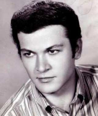 Türk sinemasının usta oyuncusu Kartal Tibet'e Allah'tan rahmet, yakınlarına ve sevenlerine baş sağlığı dileriz. 

#kartaltibet 🙏