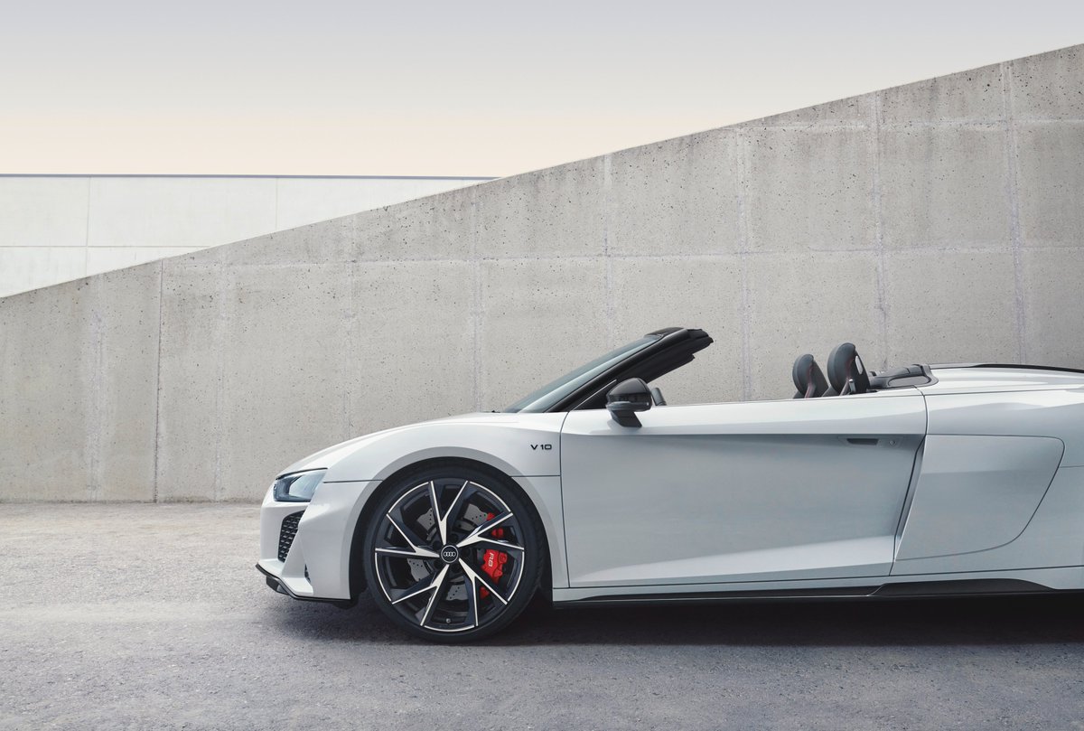 Convertim aquest divendres en un dia únic amb una combinació especial: aquest Audi R8 Spyder V10 RWD + tu al volant + aquella persona que et complementa i a la que esmentaràs ara mateix en un comentari 😉.

#AudiR8Spyder #R8Spyder