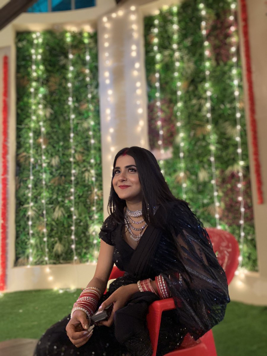 Khush raho. Jeete raho aur Aahir ki hath ki chai Peete raho ☕️ 
UFF UFF SHAKHI 

#ShauryaAurAnokhiKiKahani #shakhi <a href="/Debattama_sah/">Debattama Saha</a> @DisneyPlusHS <a href="/StarPlus/">StarPlus</a>