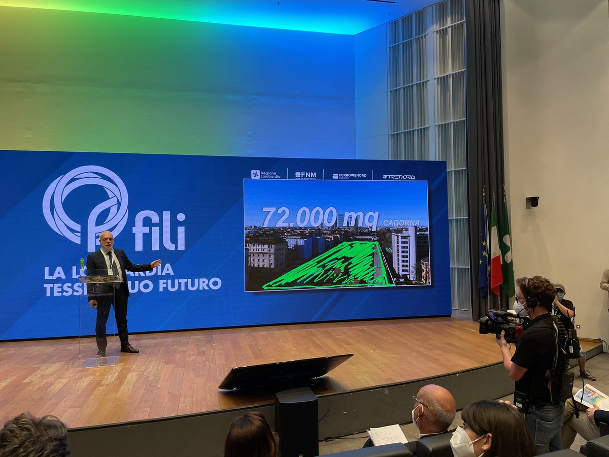 lucarallo's tweet photo. “Idrogeno e ossigeno. La mobilità del futuro sarà ibrida. Combinare foreste naturali con foreste sintetiche. Una copertura di 72000 mq, una foresta sintetica pensile pari a 6 volte il Duomo di Milano” - Andrea Gibelli, Presidente @FNM_Group 

#FILIProject #2luglio @RegLombardia https://t.co/ZgEhKRHPPy
