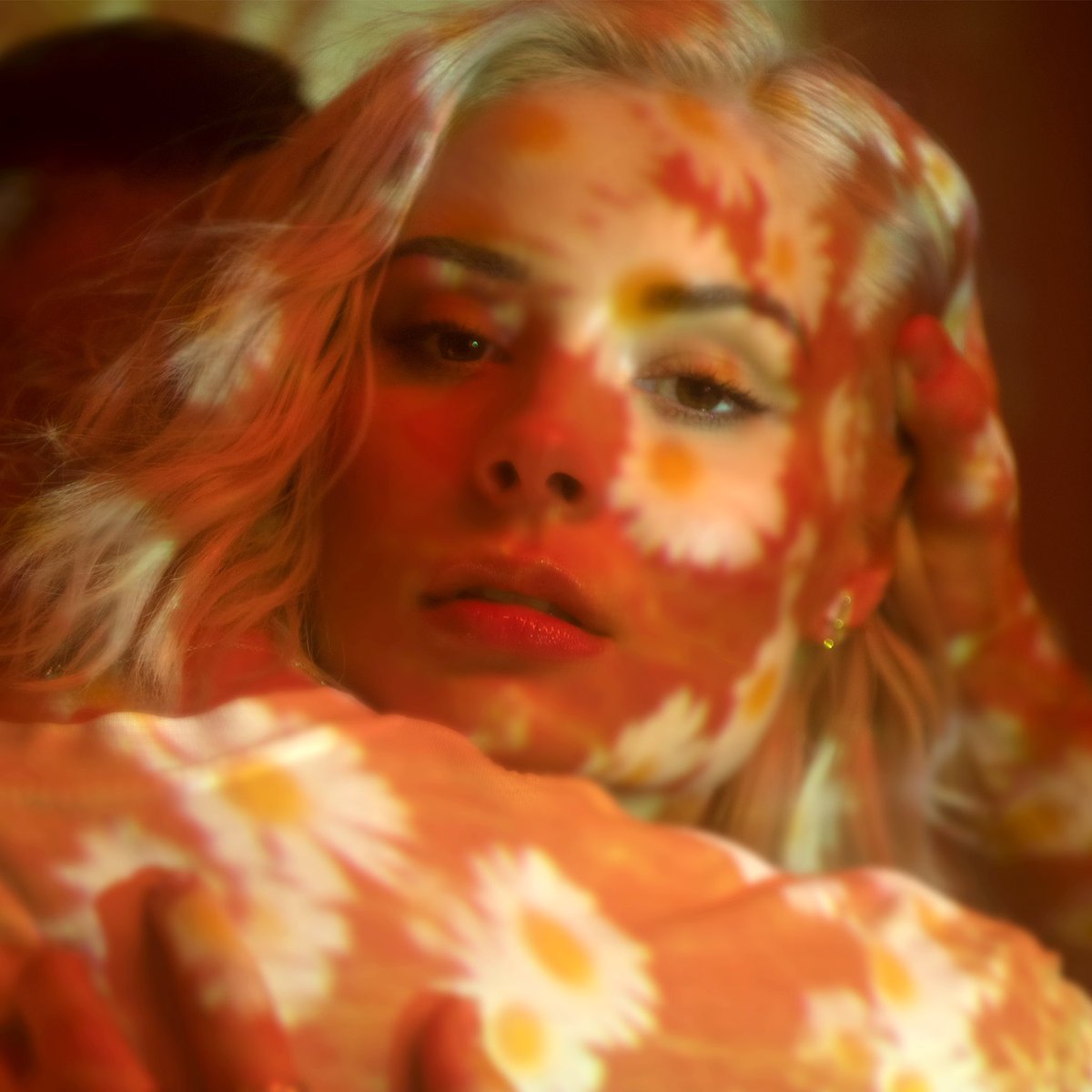 ninanesbitt's tweet photo. 🌼SUMMER FLING🌼
☄️ July 9th ☄️

the first song from my new album
written &amp; produced by me

pre-save : https://t.co/xSUMs25r4G https://t.co/U9f5H0acKh