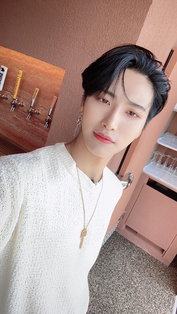 PunknFever_'s tweet photo. AHHH SEONGHWA https://t.co/3z31Bhx19v