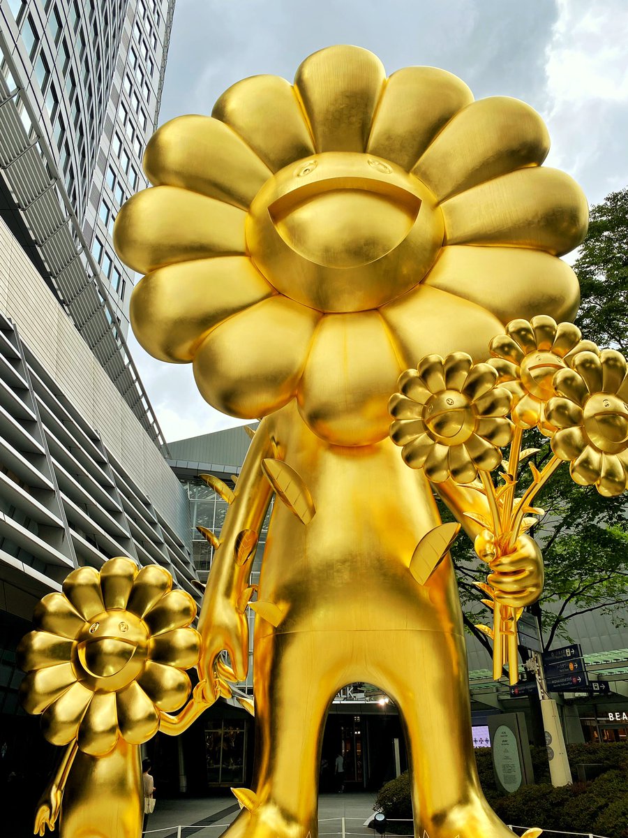 村上隆 の Trsene V Twitter