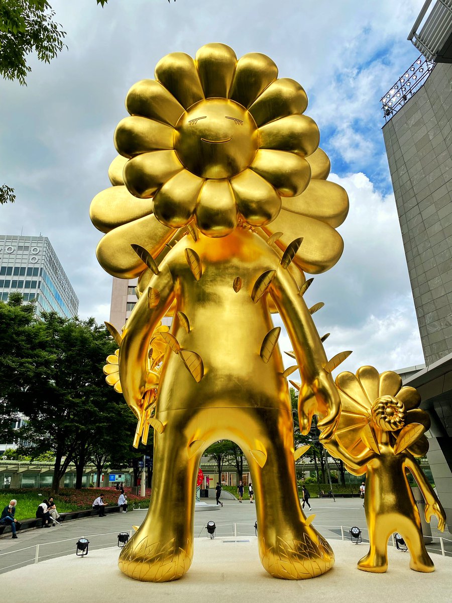 村上隆 の Trsene V Twitter