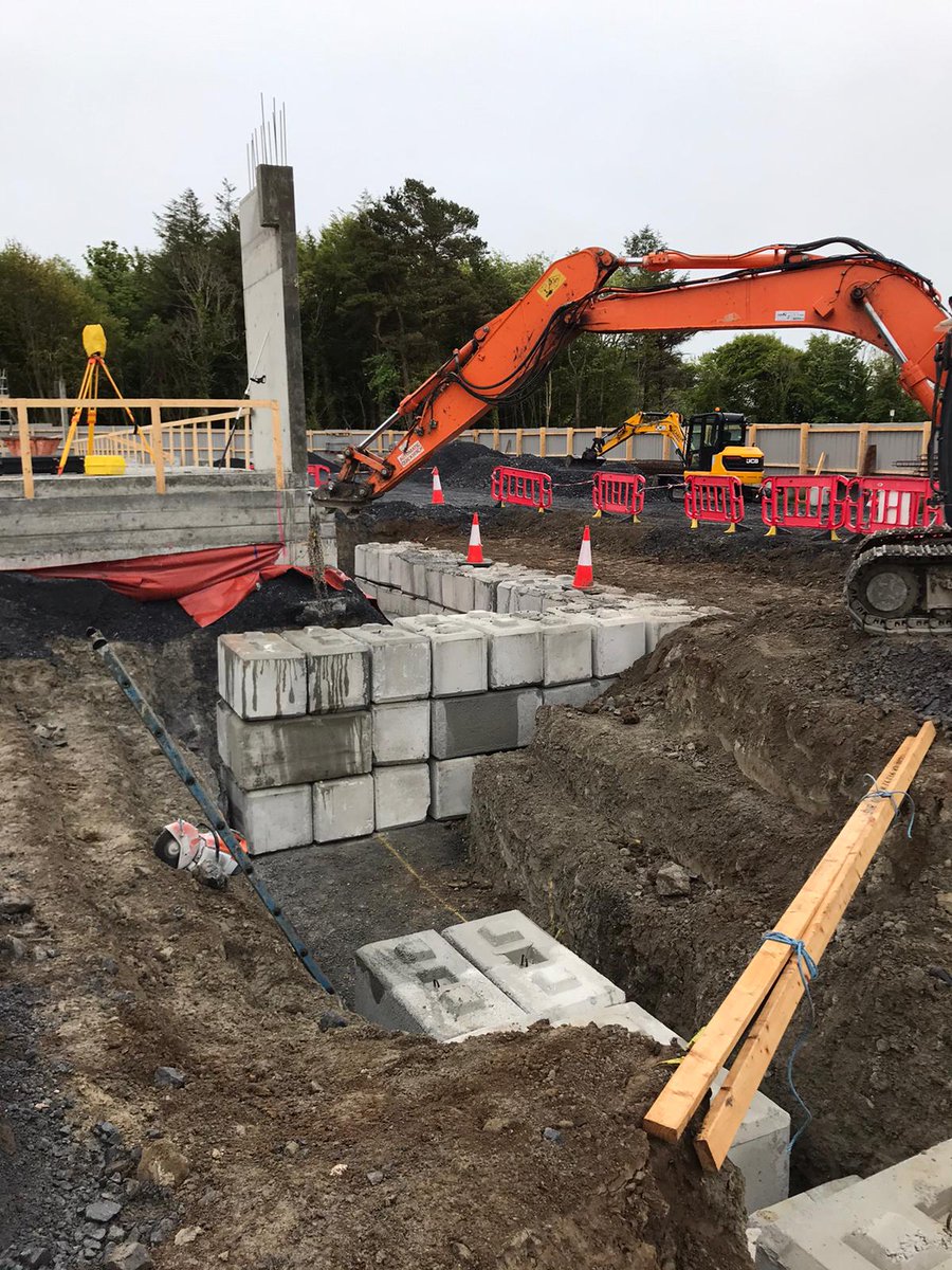 hitechniques's tweet photo. Another visit with Careys in Merlin Park. 

#behindthescenes #construction #surveying https://t.co/wkBozrhnGc