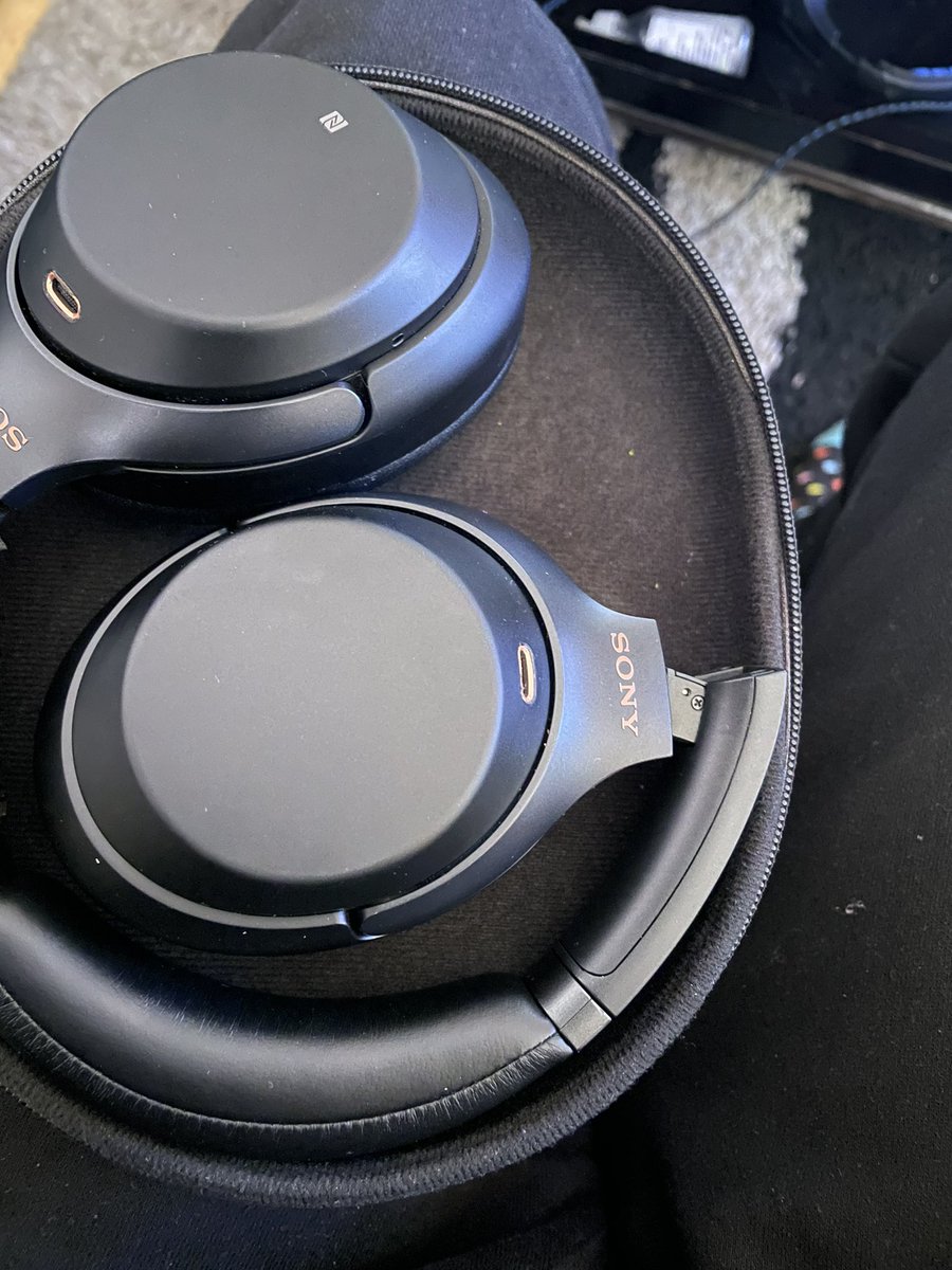 iamferdijd's tweet photo. Some serious #BassHeads these #SonyWH #Sony WH-100XM3 https://t.co/HlX7vKxMcV