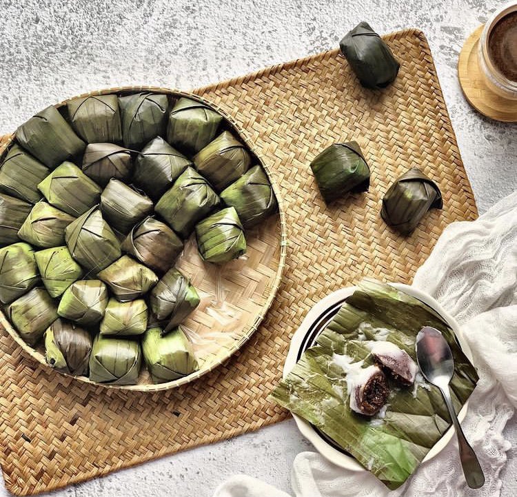 kuihtalammy's tweet photo. @localbizsupport Rindu kuih muih tempatan? Order #TalamSeries: Kuih koci labu/pulut hitam, nona manis, kuih cara berlauk - RM37/30pc sahaja! Mohon RT 🤩 

Order sini ➡️ https://t.co/qKVhLVIlfM https://t.co/C1TFs5yz7a