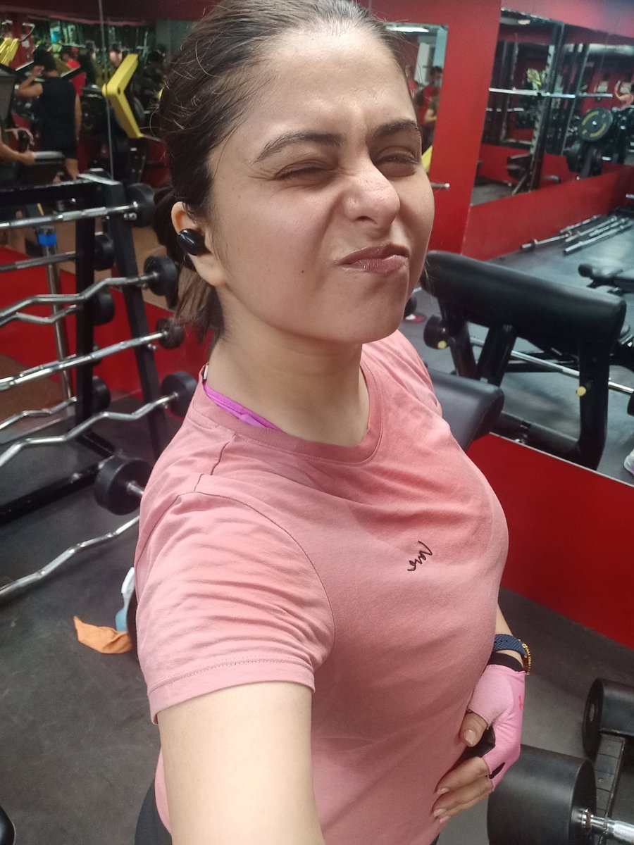 preetiihoon's tweet photo. Hey cruel world... Here am I.
Look. I have developed antibodies of sexiness, youth, love & kindness.🔥❤️
Boom.💥
#BackToWhereIBelong
#Hoon #IAm
P.S: Guess what's written in black on my chest.. https://t.co/P1mJj8ot3W