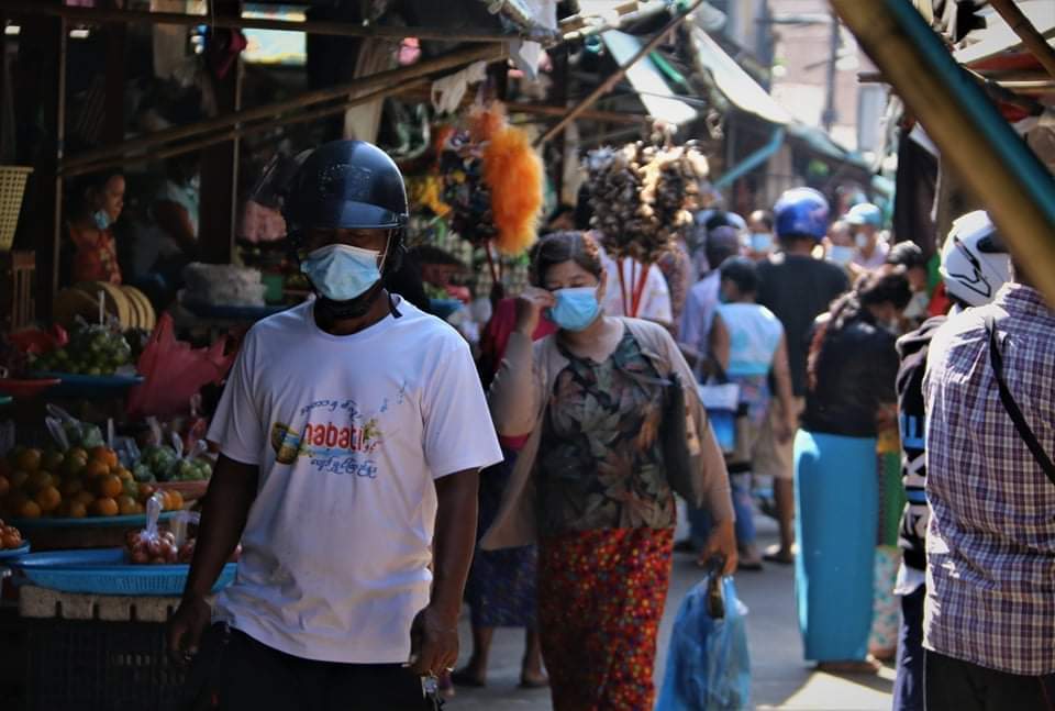 Price of surgical masks in #Dawei suddenly rises due to rising demand coz of intensive increase of #COVID19 within the country . According to locals , the prices difference between now and before is about 1000 MMK .
#July2Coup
#WhatsHappeningInMyanmar