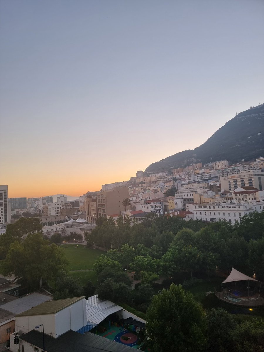 RosHarding's tweet image. Sunrise #itsgonnabeabeautifulday #sunrise #gibraltar #therock #views #beautifulworld