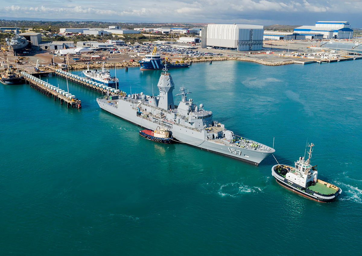 Ньюс роял. HMAS Perth Albany. Перт на корабле это. HMAS Cairns (Naval Base). Wayne MCCULLOUGH-HMAS Perth.