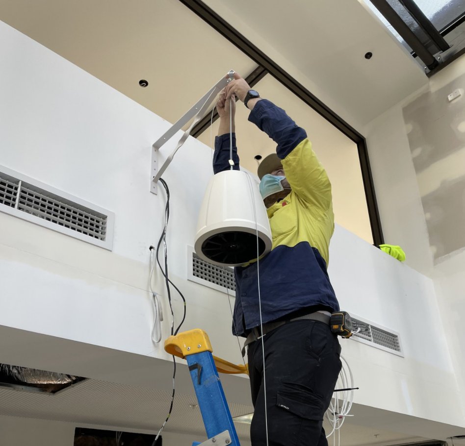ProAVSolutions's tweet image. Hang in there – it’s almost the weekend!

A shout out to all our site teams around the country keeping things progressing with the deployment and support for all of our customers!

#team #proav #proavsolutions #teamwork #projects #audiovisual #av #construction #design #technology