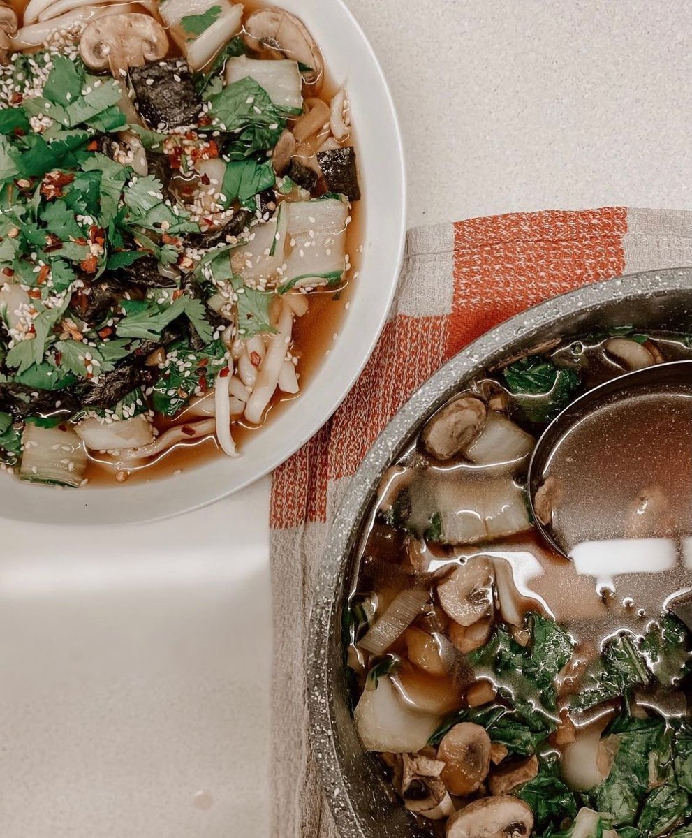 MeruMiso's tweet image. @morninggloryclouds makes the most delightful looking vegan Ramen 😍

Recipe available via buff.ly/3xfVfHc