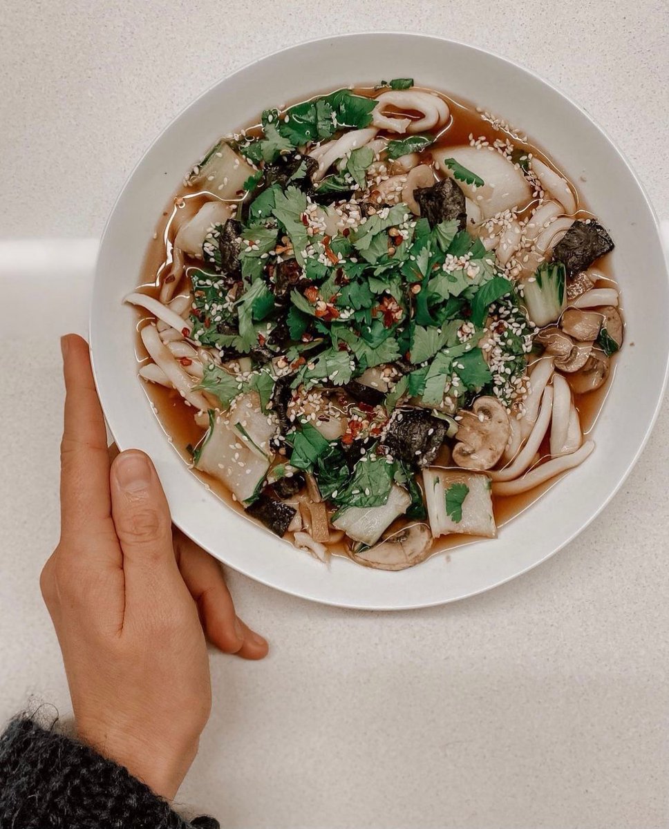 MeruMiso's tweet image. @morninggloryclouds makes the most delightful looking vegan Ramen 😍

Recipe available via buff.ly/3xfVfHc