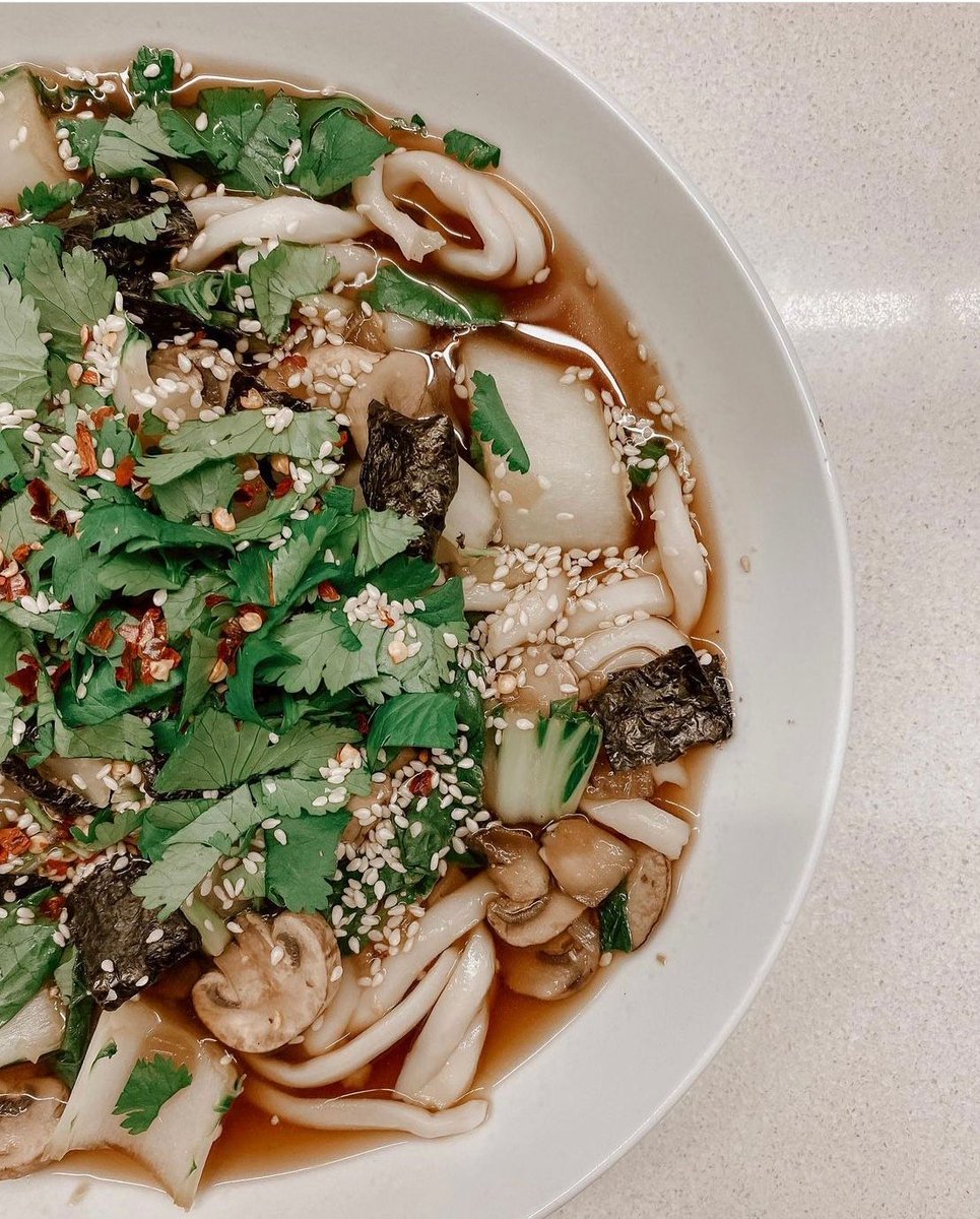 MeruMiso's tweet image. @morninggloryclouds makes the most delightful looking vegan Ramen 😍

Recipe available via buff.ly/3xfVfHc