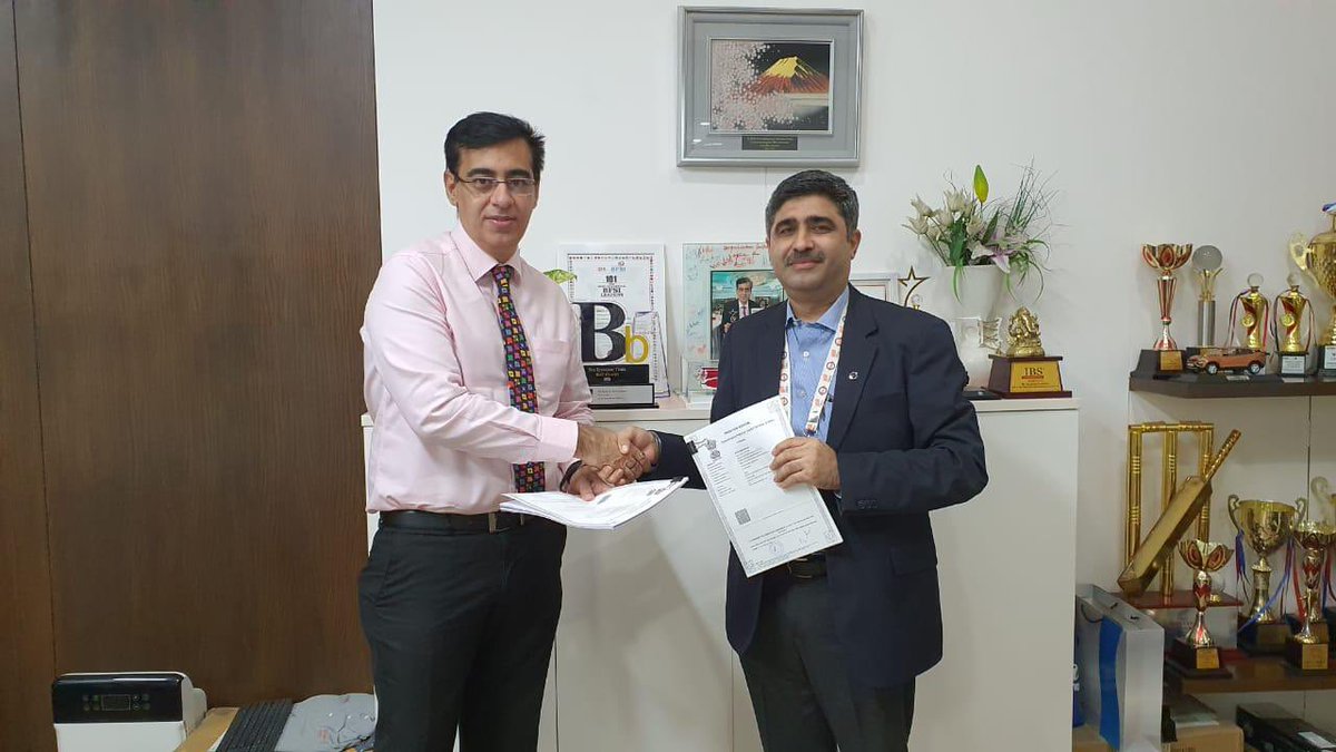 volvocarsin's tweet photo. Volvo Car India is proud to announce Volvo Car Subscription in partnership with @ORIXINDIA to bring to you an all new way to #SubscribeToSafety in Delhi and Haryana.
In frame, @Jyoti_Malhotra, MD - Volvo Car India with Sandeep Gambhir, MD - ORIX.
#SubscriptionProgram https://t.co/A2M9USLl8T