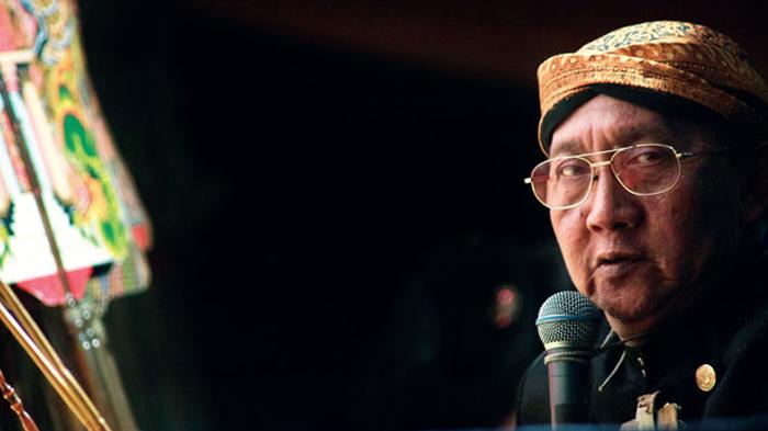 Ya Allah innalilahi wa innailaihi rojiun Telah Wafat hari ini sang maestro Dalang Ki Manteb Sudarsono semoga diampuni segala dosanya ditempatkan disisinya Insya Allah Husnul khatimah... Sugeng Kundur Ki Dalang Sabetan Setan ENGKAU MULYA KARENA KARYA.