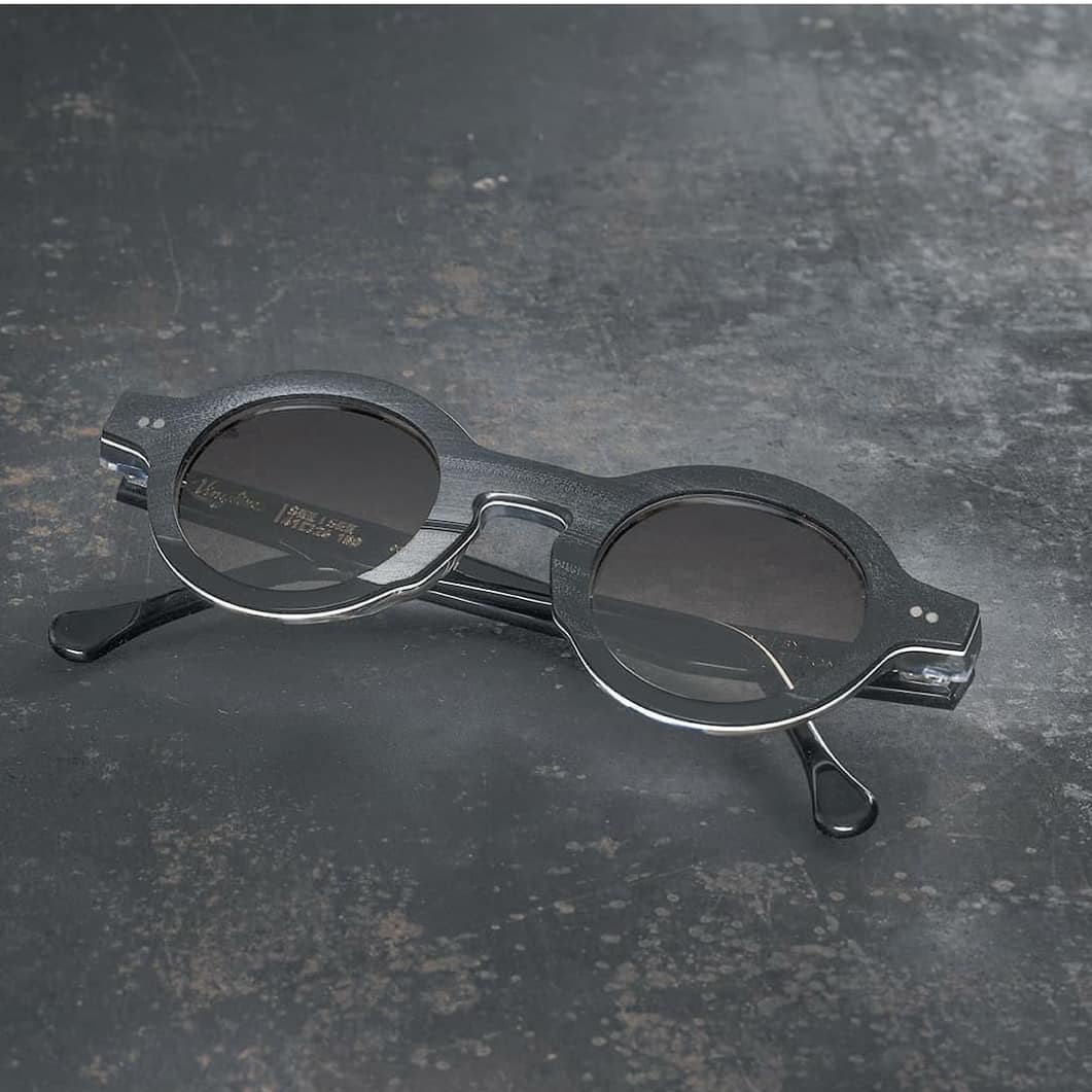 Model See I See from #Jazz collection 

Tight and round like a well oiled jazz ensemble. This classic shape reinterpreted by Vinylize now shimmers with grooves, setting a new standard.

#wearthemusic #Vinylize #vinylizeeyewear #vinylizejazz