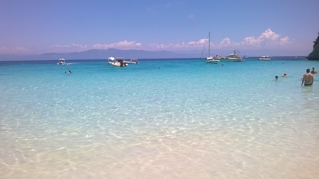 In questi giorni la #Grecia invade prepotentemente i miei pensieri.... quindi oggi vi porto alla scoperta di un’altra #isola strepitosa: andiamo a #Paxos e ovviamente anche ad #Antipaxos! #greece #mare diariodiunaviaggiatriceseriale.com/2016/08/28/gre…