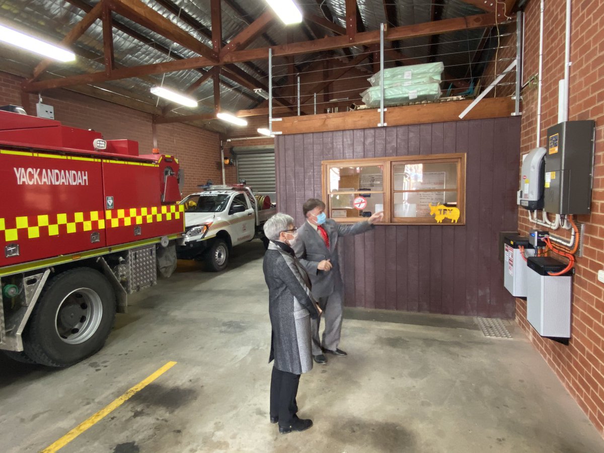 VicGovernor's tweet photo. Meeting with Totally Renewable Yackandandah, a community organisation pursuing 100% renewable energy for the town. Grateful to Indigo Shire Mayor, Cr Jenny O’Connor, and to Matt Charles-Jones and Ben McGowan, for sharing their vision and for a tour of the battery sites. https://t.co/8hfOSBUAn1