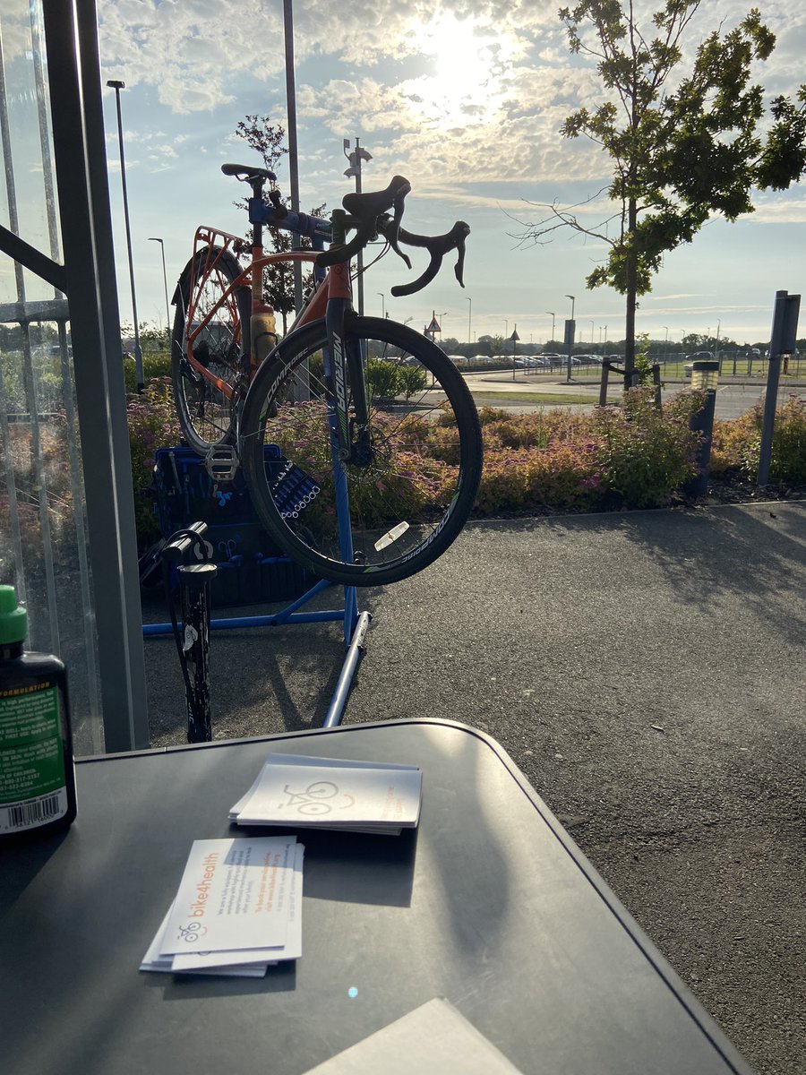 BikeDoctorDave's tweet photo. @NorthumbriaNHS #DtBike+ seesion #NSECH #morestaffonbikes lovely morning for a bike ride to work 😁🚲👍here to service bikes and free advice on all things bike @bike4healthorg https://t.co/0kphwLJfIW